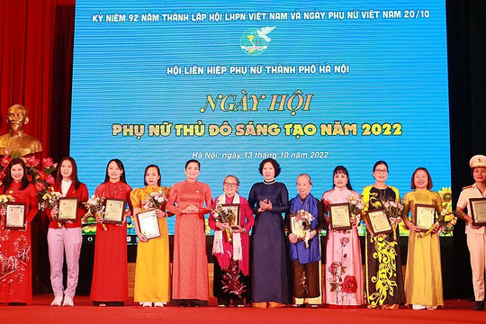 Vinh danh 10 gương mặt phụ nữ Thủ đô tiêu biểu năm 2022