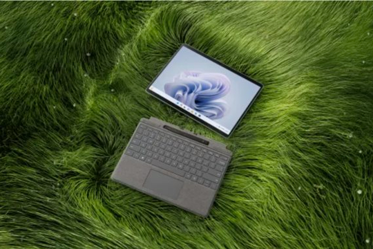 Microsoft trình làng bộ 3 máy tính Surface mới 