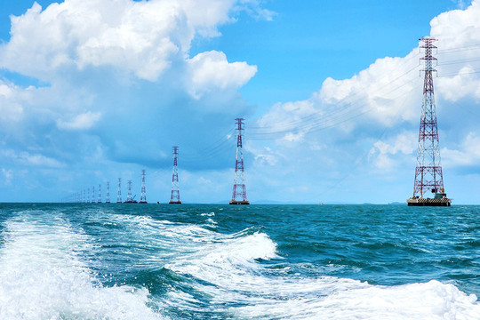 Đóng điện đường dây 220KV vượt biển dài nhất Đông Nam Á giai đoạn 1