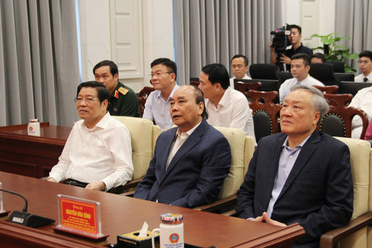 Chủ tịch nước Nguyễn Xuân Phúc thăm Trung tâm giám sát và điều hành hoạt động Tòa án nhân dân