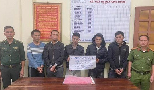 Quảng Trị: Bắt giữ 5 đối tượng vận chuyển trái phép 30.000 viên ma túy