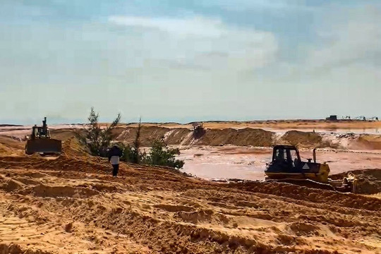 Vụ sạt lở mỏ titan ở Bình Thuận: Đã tìm thấy thi thể 3 nạn nhân