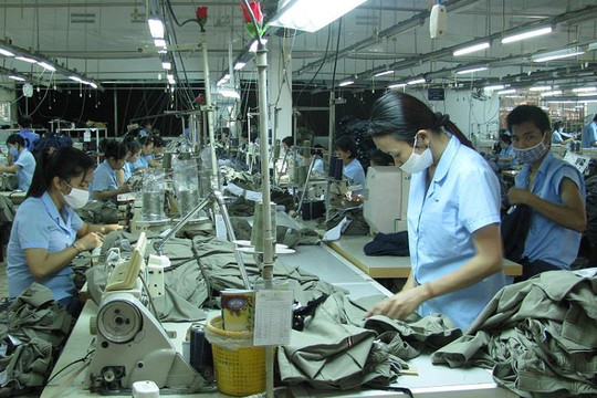 Lao động nữ nghỉ hưu trước tuổi có bị trừ tỷ lệ % lương hưu?