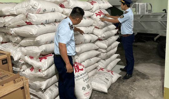 Phát hiện 15 tấn đường cát có dấu hiệu nhập lậu