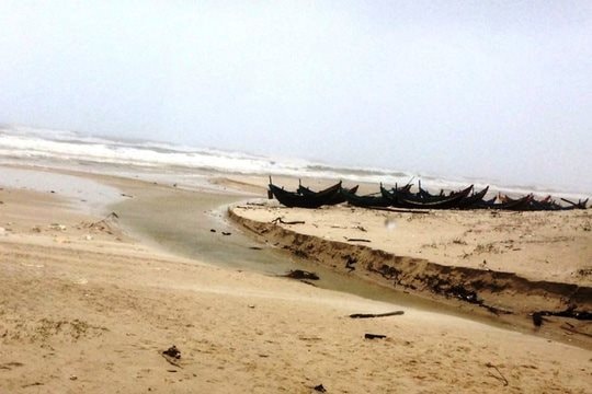 Phát hiện một thi thể trôi dạt vào bờ biển Quảng Bình 