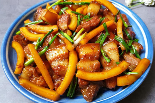 Bí quyết làm món thịt kho cùi dừa béo bùi ngậy cho tiết trời se lạnh