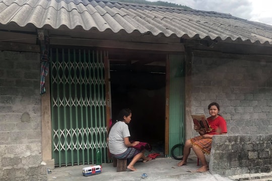 Bắt giam cán bộ chính sách tham ô tiền hỗ trợ điện của người nghèo
