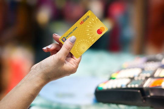 Cần mọi nhu cầu chi tiêu với siêu thẻ 4 trong 1 HDBank Petrolimex