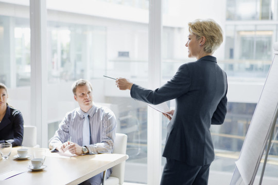 Các bước xây dựng và duy trì đội ngũ CEO nữ