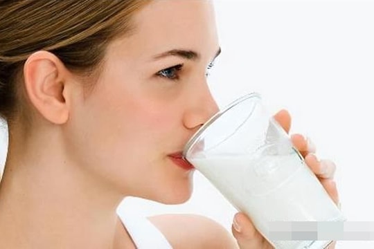 Hãy ghi nhớ 3 'thời điểm vàng' để uống sữa, đừng để dinh dưỡng bị mất đi một cách vô ích, rất đáng để rút kinh nghiệm