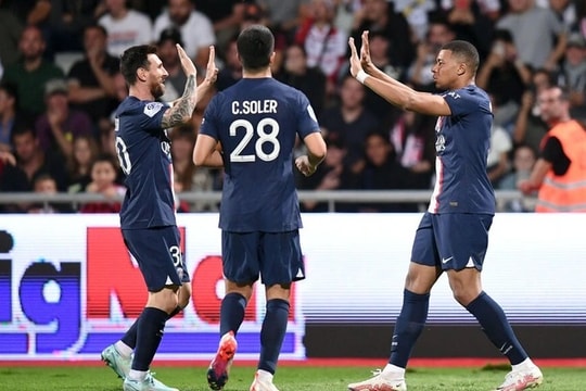Bộ đôi Messi - Mbappe tỏa sáng, PSG thắng đậm AC Ajaccio