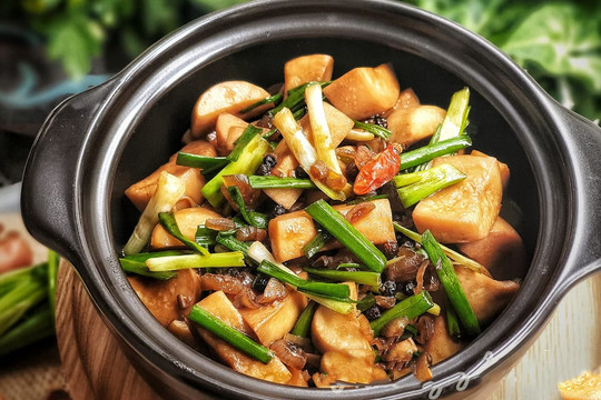 Chán thịt, làm ngay món nấm đùi gà kho tiêu vừa thanh đạm lại ngon, chỉ mất 5 phút