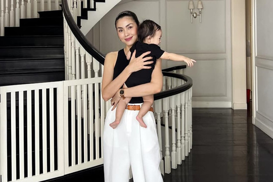 Tăng Thanh Hà nhận món quà 'tuyệt nhất' khi đón sinh nhật tuổi 36, hiếm hoi để lộ góc mặt con thứ ba