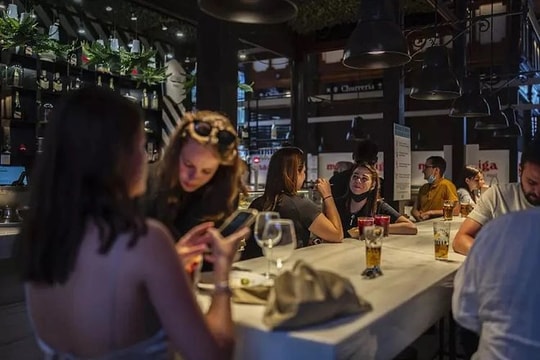 Tin vắn thế giới ngày 24/10: Toàn bộ châu Âu dỡ bỏ hạn chế phòng dịch COVID-19