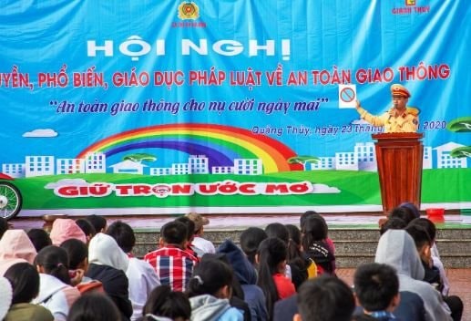 Thái Nguyên: Trên 500 sinh viên được giao lưu tìm hiểu pháp luật về trật tự an toàn giao thông
