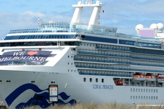 Australia: Khoảng 100 người trên tàu du lịch quốc tế Coral Princess mắc COVID-19