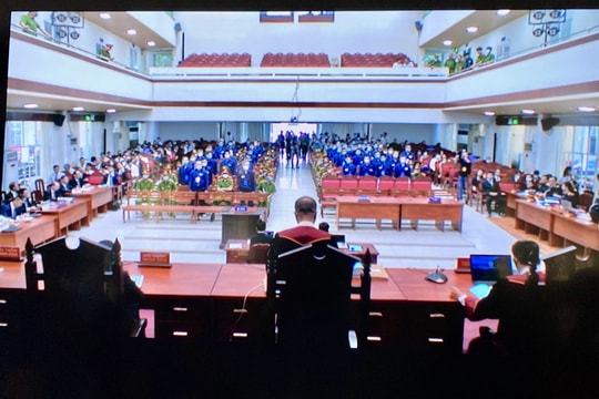 Xét xử đại án buôn lậu xăng dầu trị giá hàng ngàn tỷ đồng