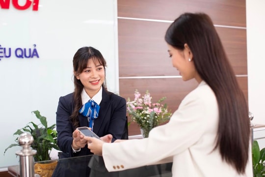 EVNHANOI: Tỷ lệ khách hàng thanh toán tiền điện không dùng tiền mặt đạt 100% 