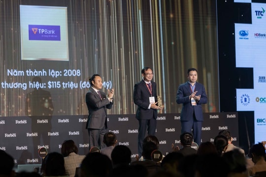 Lột xác mạnh mẽ, TPBank lọt Top 10 thương hiệu tài chính dẫn đầu