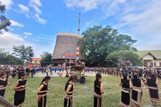Kon Tum: Tổ chức Liên hoan Cồng chiêng - Múa xoang - Thi trang phục DTTS dành cho học sinh
