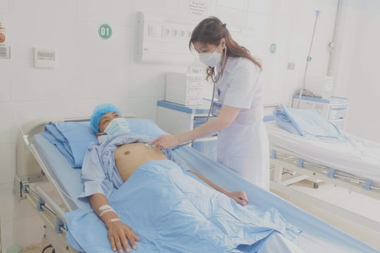 Ghép thận thành công từ người mẹ hiến cho con trai