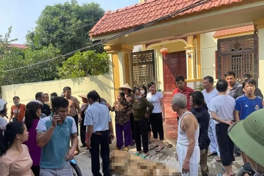 Con gái mua xăng đốt nhà mẹ đẻ, 4 người bị bỏng nặng