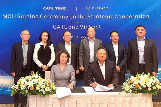 Catl và Vinfast hợp tác chiến lược toàn cầu, thúc đẩy di chuyển điện hóa