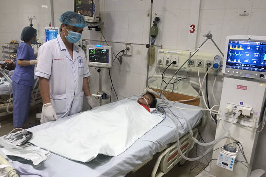 Đỉa sống trong phế quản bé 5 tuổi