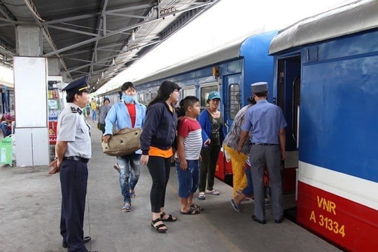 Ngành đường sắt bổ sung hơn 3.000 vé tàu Tết đi khu vực miền Trung