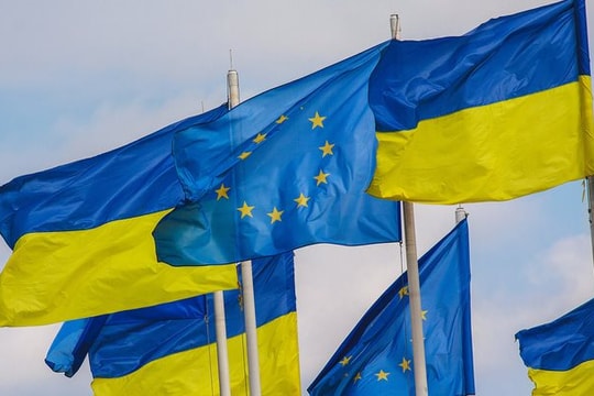 Tin vắn thế giới ngày 10/11: EC công bố chi tiết gói hỗ trợ 18 tỷ euro cho Ukraine