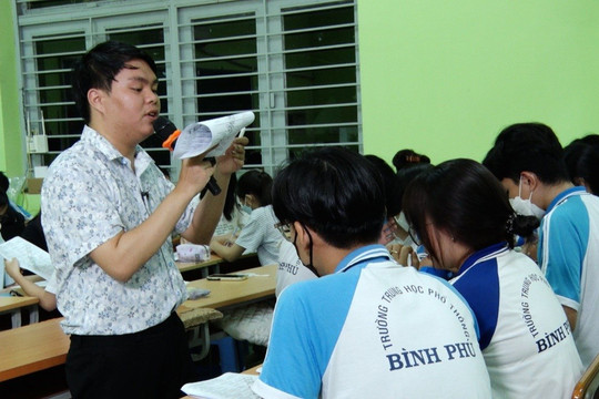 Cậu bé từng nương nhờ cửa chùa và nghị lực phi thường giúp chạm đến giấc mơ nghề giáo 