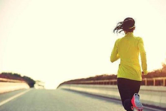 Bạn chạy bộ buổi sáng lúc mấy giờ? Nhiều người có thể đang chạy sai