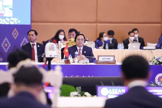 Hội nghị Cấp cao ASEAN 41: Thủ tướng khẳng định ASEAN cần củng cố lập trường về Biển Đông