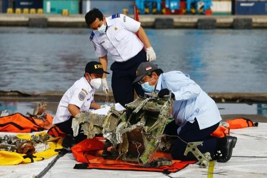 Indonesia công bố nguyên nhân vụ máy bay rơi xuống biển làm 62 người thiệt mạng
