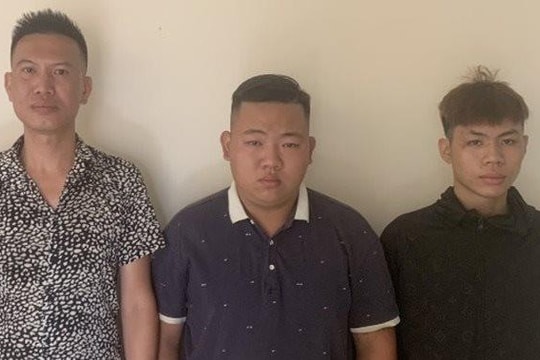 Khởi tố chủ quán đánh nhân viên cũ