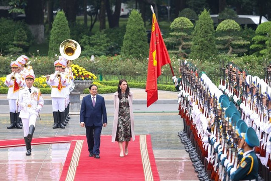 Thủ tướng Phạm Minh Chính chủ trì lễ đón Thủ tướng New Zealand