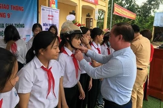 Thái Nguyên: Nâng cao tỷ lệ đội mũ bảo hiểm đạt chuẩn đối với người tham gia giao thông