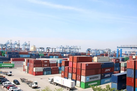 Xuất nhập khẩu hướng đến kỷ lục 700 tỉ USD