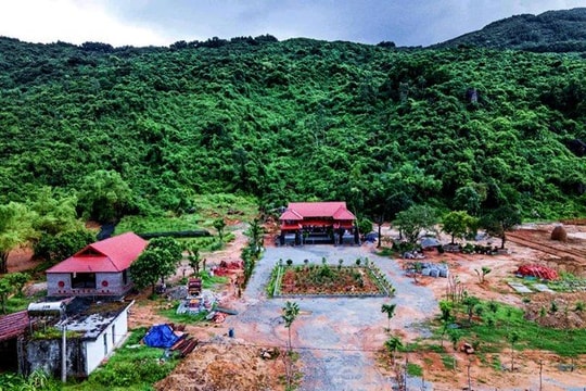 Hai lãnh đạo xã bị kỷ luật vì để người dân xây dựng công trình trái phép
