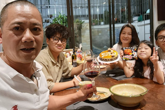 'Thiên Lôi xấu nhất lịch sử Táo Quân' cho vợ từng là thí sinh Hoa hậu 'lên sóng'