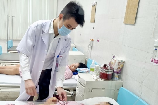Vừa lấy thai vừa bóc tách 24 khối u xơ cho sản phụ 27 tuổi