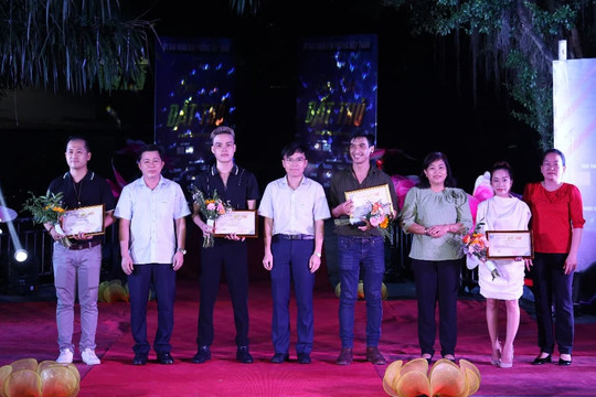 Đạo Diễn Nguyễn Lê Thanh Hải cùng CEO Nguyễn Xuân Huy gây tiếng vang trong làng thời trang Thủ Dầu Một - Bình Dương