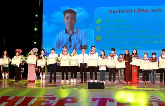 Vĩnh Phúc: Tuyên dương giáo viên, học sinh, sinh viên dân tộc thiểu số tiêu biểu