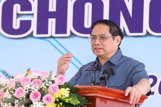Đẩy mạnh phát triển kết cấu hạ tầng đồng bộ, hiện đại và thực hành tiết kiệm, chống lãng phí