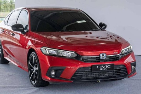 Honda Civic có thêm phiên bản hybrid, giá 900 triệu đồng