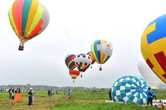 Hà Nội đón hơn 17 triệu lượt khách du lịch trong 11 tháng