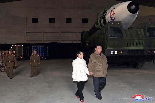 Tin vắn thế giới ngày 20/11: Truyền thông Triều Tiên đăng tải ảnh con gái Chủ tịch Kim Jong-un