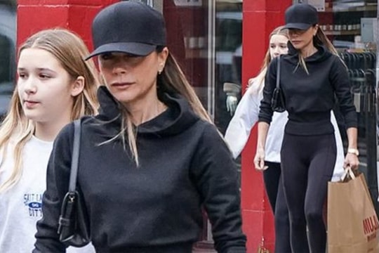 Victoria Beckham đi mua sắm cùng con gái Harper, thích thú chia sẻ đoạn clip Romeo giúp em gái giải toán