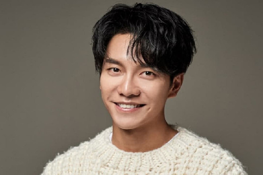 'Chàng rể quốc dân' Lee Seung Gi bị công ty quản lý quỵt lương suốt 18 năm