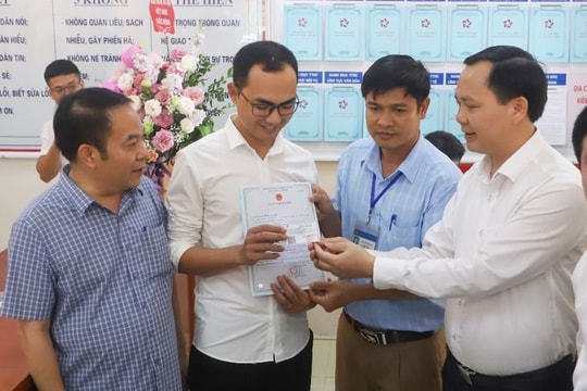 Lần đầu tiên trẻ em được cấp giấy khai sinh, thẻ BHYT đồng thời với đăng ký thường trú